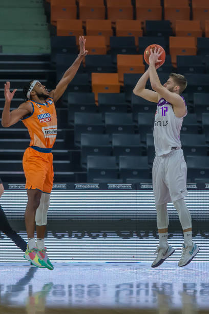 了他们防守 了他们防守