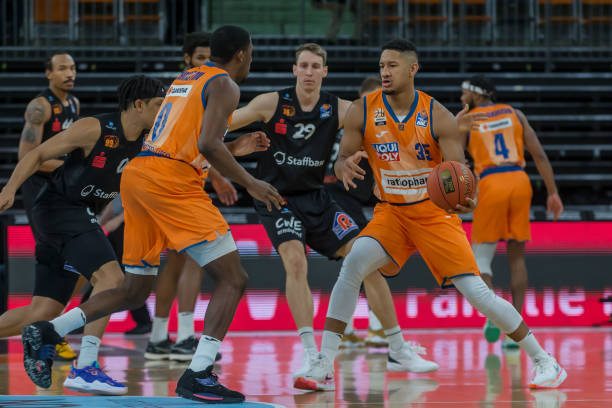 样一个高度 样一个高度